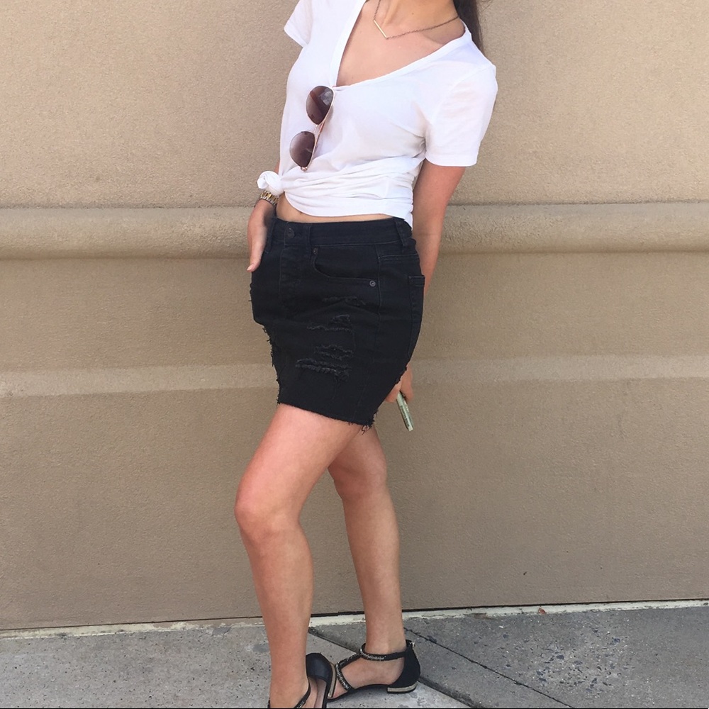 American Eagle Black mini skirt